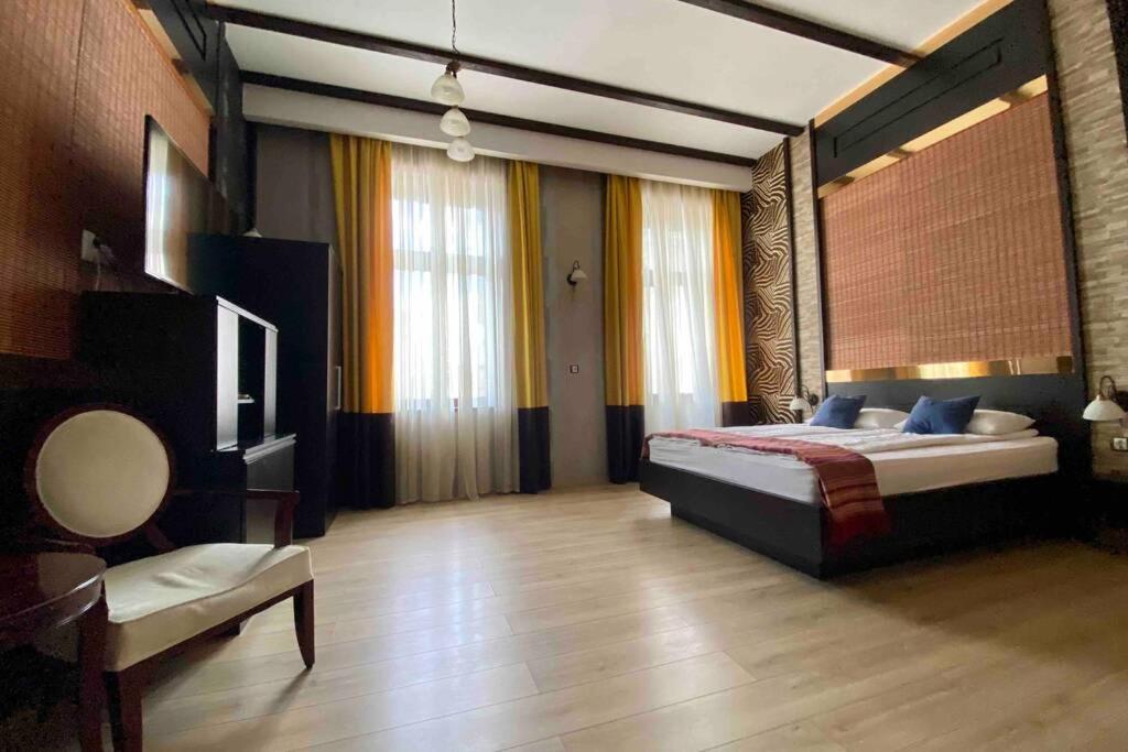 Safari Royal Apartment Oradea Luaran gambar