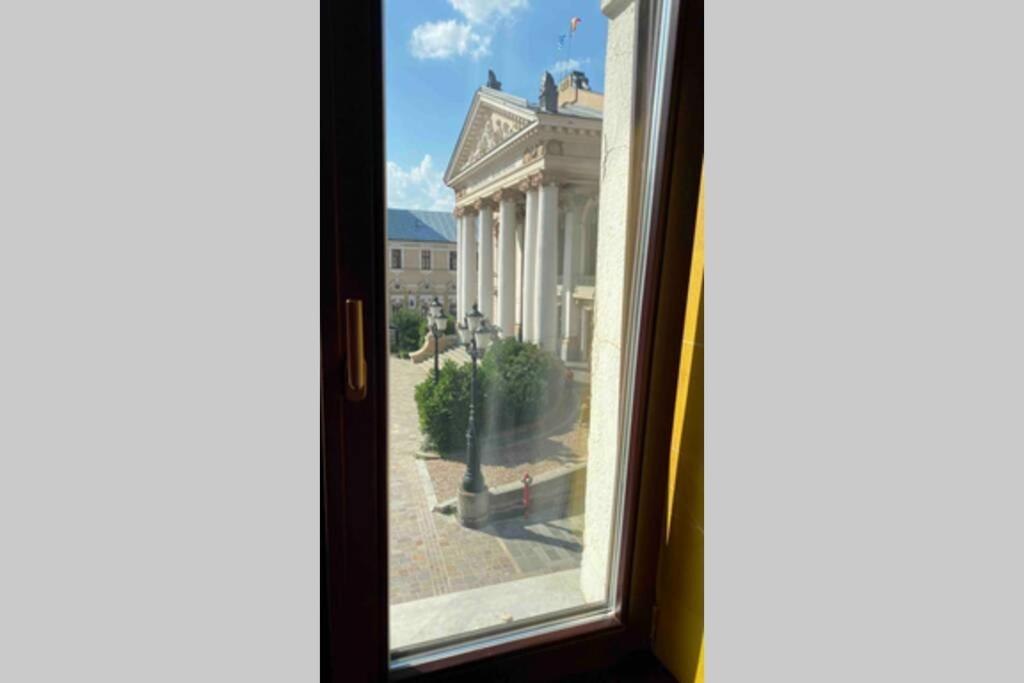 Safari Royal Apartment Oradea Luaran gambar