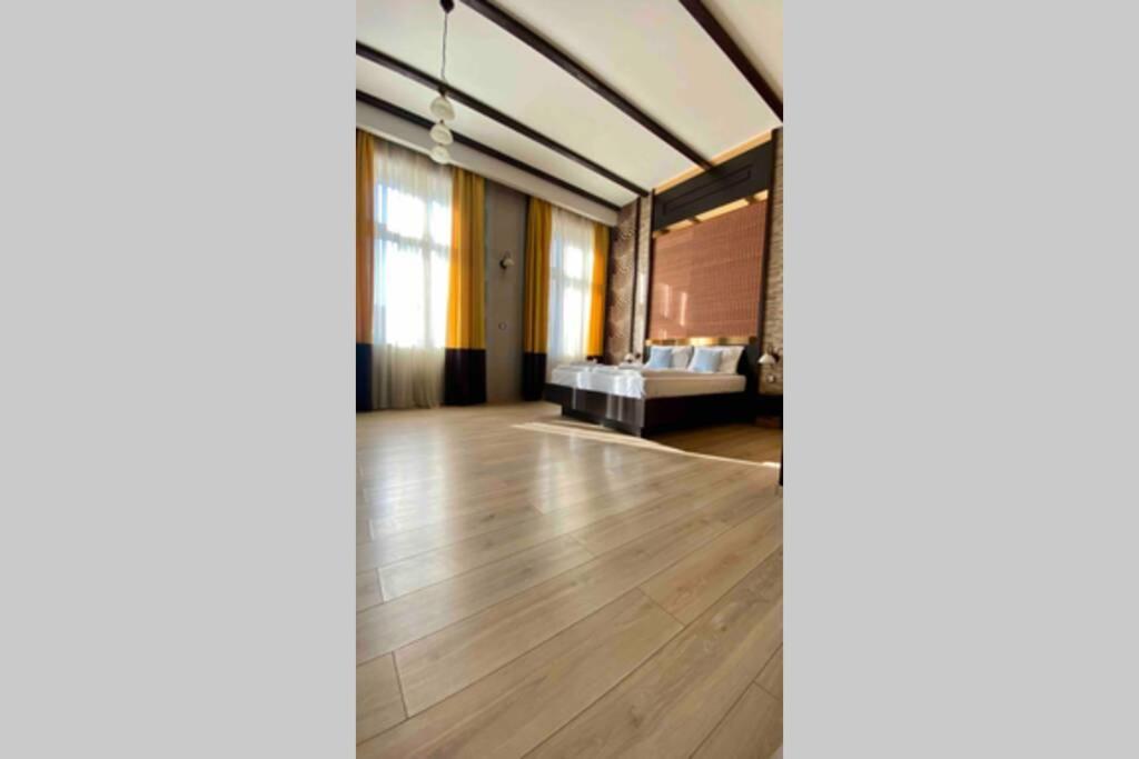 Safari Royal Apartment Oradea Luaran gambar